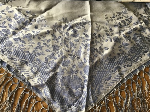 Seidentuch dirndl hellblau - seidentuch,